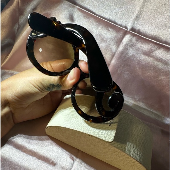 PRADA Minimal Baroque Sunglasses Brown - Picture 9 of 17